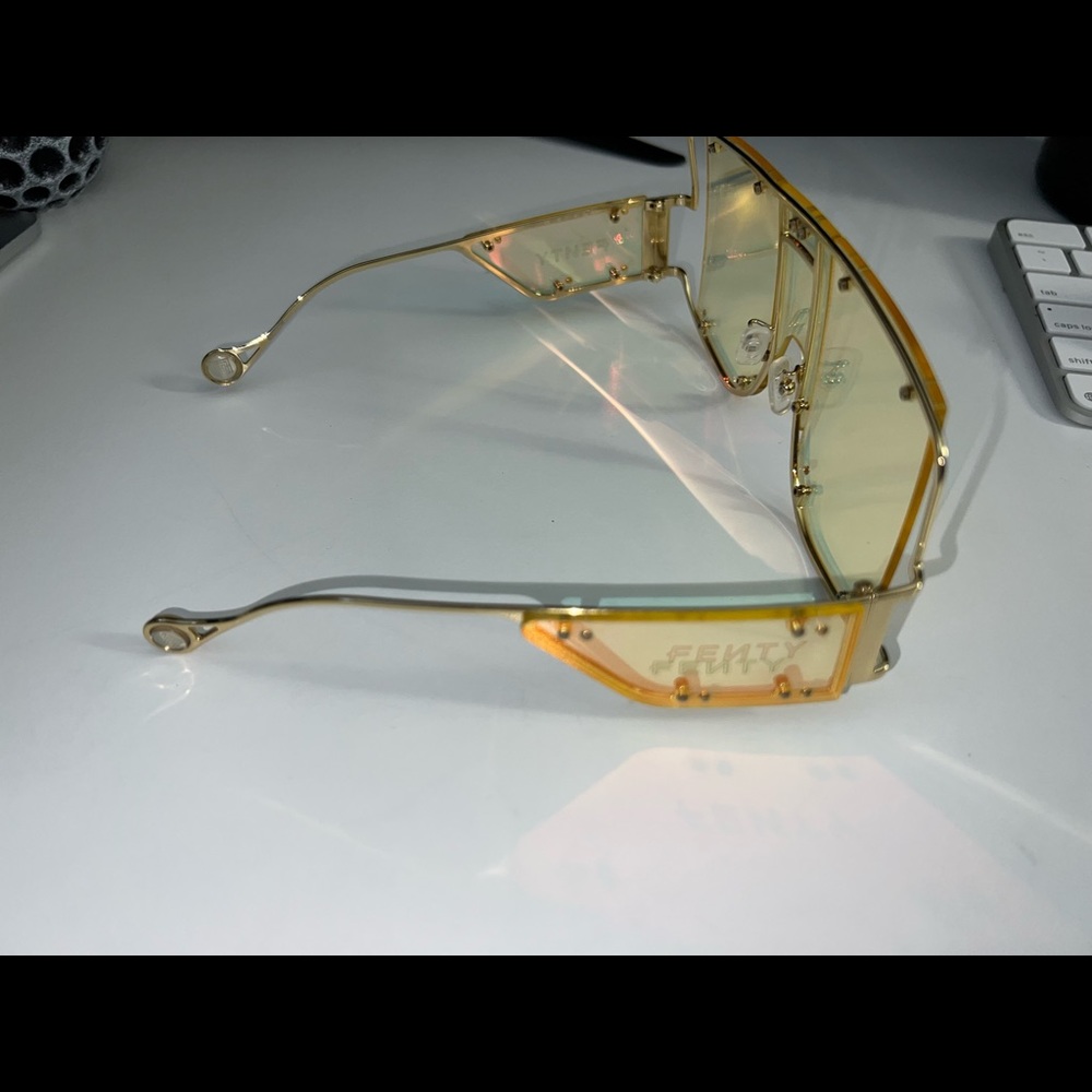 Fenty yellow sunglasses - Picture 12 of 13